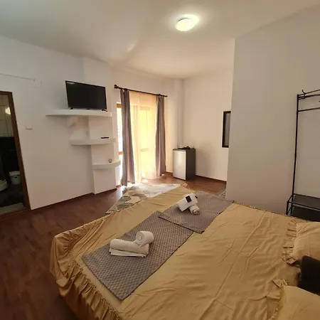 2 Bedrooms Luxury & 7 Camelia Lägenhet