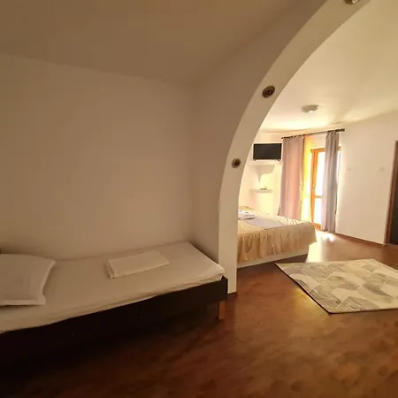 2 Bedrooms Luxury & 7 Camelia Apartman Dél-Eforie