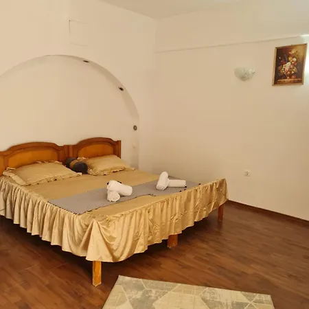 2 Bedrooms Luxury & 7 Camelia Apartman Dél-Eforie