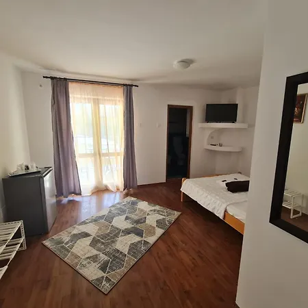 2 Bedrooms Luxury & 7 Camelia * Dél-Eforie