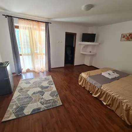 2 Bedrooms Luxury & 7 Camelia Dél-Eforie