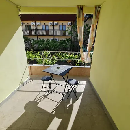 2 Bedrooms Luxury & 7 Camelia Apartman Dél-Eforie