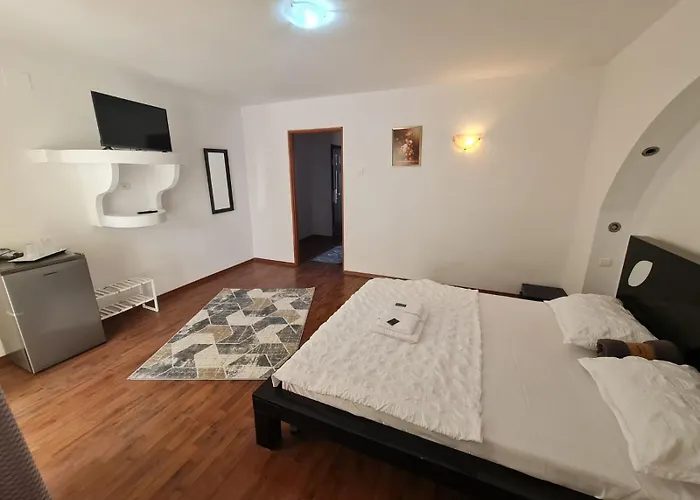 2 Bedrooms Luxury & 7 Camelia